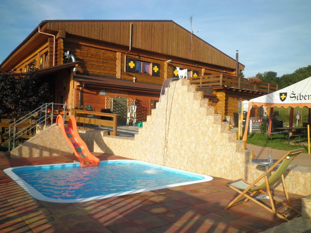 Sport-Hotel Sibenicni Vrch Mnichovice Kültér fotó